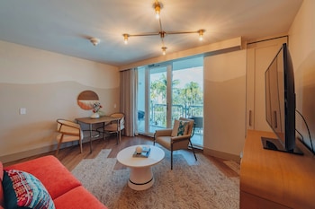 Suite, 1 Bedroom, Garden View (Island, 1 King Bed & Sofa Bed)