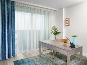 Lake View Presidential Suite