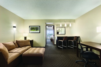 Suite (2 Queen Beds & 1 Sofabed)
