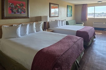 Standard Room, Multiple Beds, Non Smoking