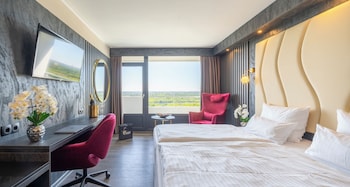 Deluxe Double Room, Garden View