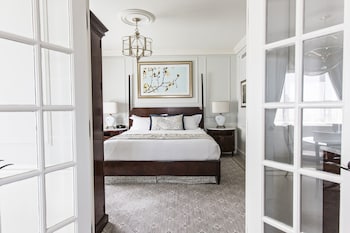 Corner One Bedroom Suite