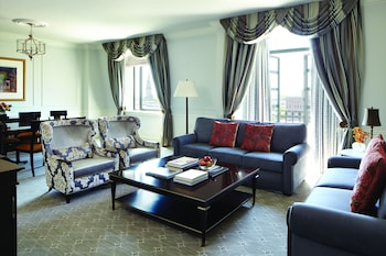 Luxury Club Suite