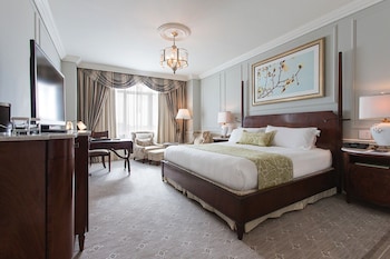 Premier King Balcony Room