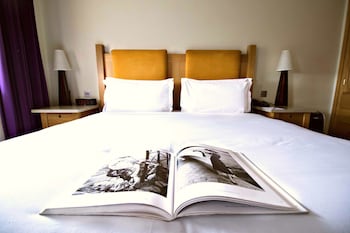 Classic Suite, 1 King Bed with Sofa bed, River View