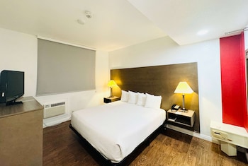 Room, 1 King Bed, Accessible, Non Smoking (Hearing Impaired Accessible)