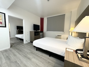 Suite, 1 Bedroom, Accessible, Non Smoking (Mobility Accessible)