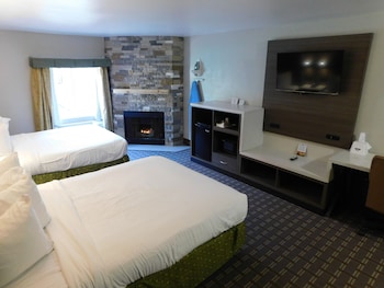 Deluxe Room, 2 Queen Beds, Non Smoking, Fireplace