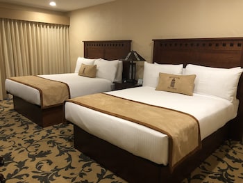 Deluxe Room, 2 Queen Beds