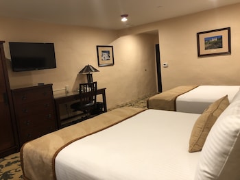 Deluxe Room, 2 Queen Beds