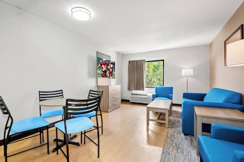 Suite, Non Smoking (2 Double Beds & 1 Sofa Bed)