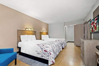 Suite, Non Smoking (2 Double Beds & 1 Sofa Bed)