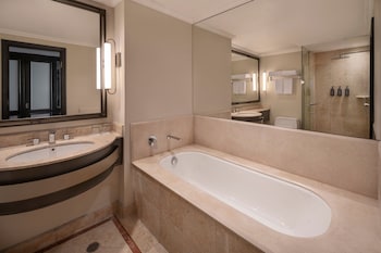 Deluxe Room, 1 King Bed
