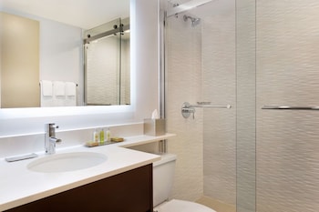 Deluxe Room, 1 King Bed