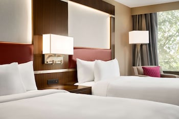Deluxe Room, 2 Queen Beds, Non Smoking