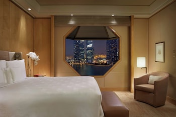 Club Premier Suite, 1 King Bed, Bay View