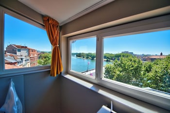 Panoramic Double Room, River View (Classic Room)