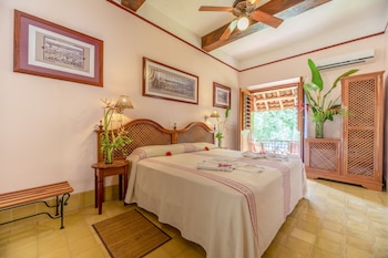 Superior Room, Jetted Tub