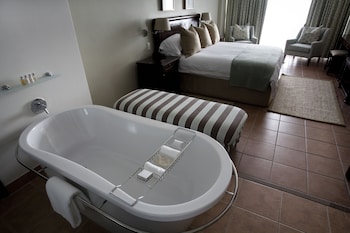 Executive Suite - Balcony & Sea View