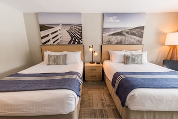 Superior Room, 2 Queen Beds, Non Smoking, Golf View