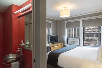 Standard Room, 1 King Bed (Modern King)