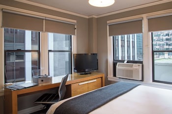 Standard Room, 1 Queen Bed (Modern Queen)