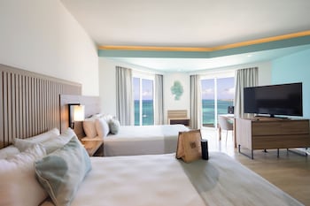 Junior Suite, Oceanfront (Elite Club | C)