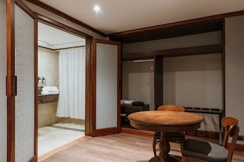 Junior Suite, 1 King Bed