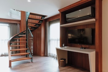 Executive Suite