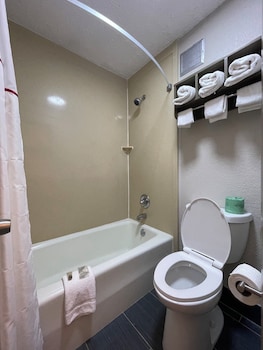 Deluxe Room, 2 Queen Beds, Non Smoking