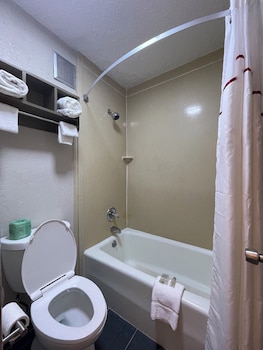 Deluxe Room, 2 Queen Beds, Non Smoking