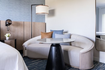 Deluxe Room, 1 King Bed, Balcony (Tower)