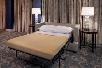Junior Suite, 1 King Bed with Sofa bed