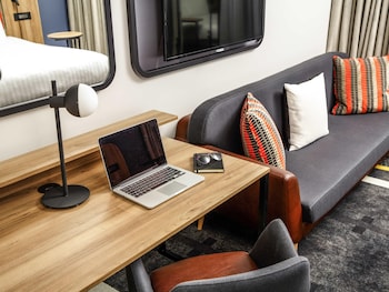 Room (The Works)