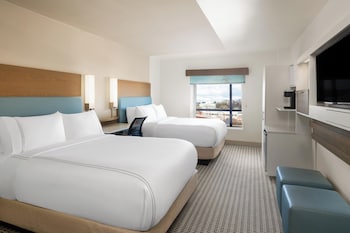 Standard Room, 2 Double Beds, Accessible Bathtub (Communications)