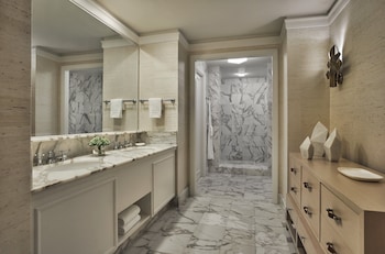 Alexander Suite