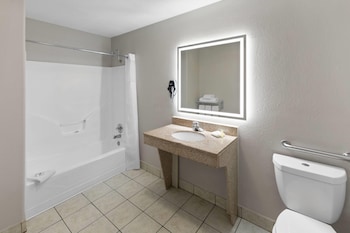 Room, 1 King Bed, Accessible, Non Smoking (Mobility,Hearing,Tub w/Grab Bars)