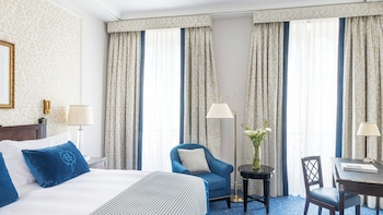Premium Room, 1 King Bed, Club Lounge Access