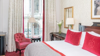 Classic Room, 1 King Bed, Balcony (Opera View)