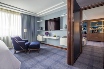 Suite (Ambassador)