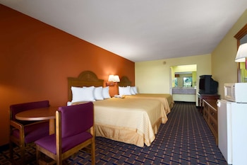 Standard Room, 2 Queen Beds, Smoking