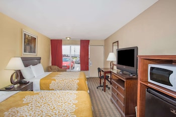 Room, 2 Double Beds, Non Smoking (Pet Friendly)