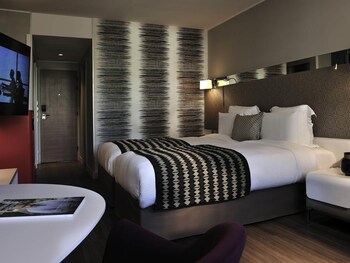 Superior Room, 2 Twin Beds, City View