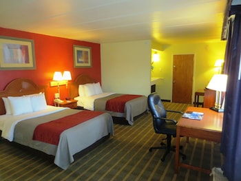 Standard Room with 2 Double Beds - Non-Smoking