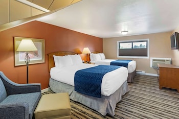 Suite, Multiple Beds, Non Smoking, Kitchen