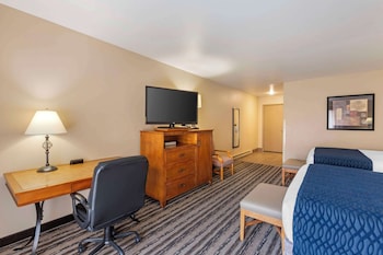 Standard Room, 2 Queen Beds, Non Smoking, Patio (Oversized Room)