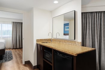 2 Room Executive Corner Suite, 1 King Bed with Queen Sofabed