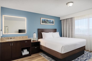 Family Suite, 2 Bedrooms, 2 Bathrooms, 1 King, 1 Queen