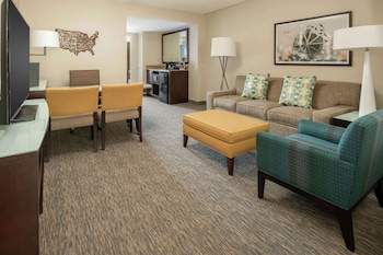 1 King, 1 Bedroom Suite, Mobility Accessible (Bathtub)