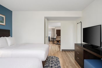 2 Room Suite, 2 Double Beds with Queen Sofabed